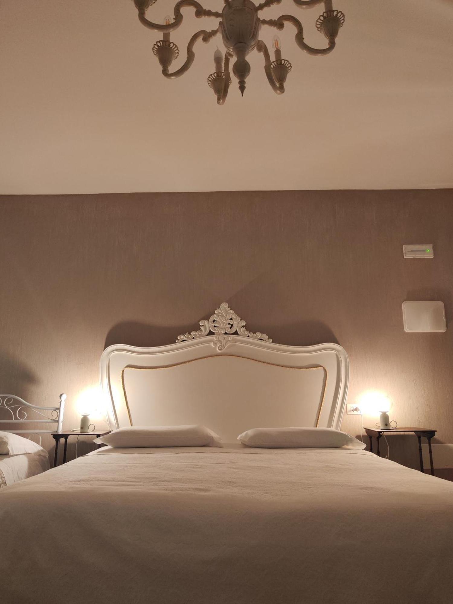 Bed and Breakfast Garda Relais Antica Romelia Монтикьяри Экстерьер фото