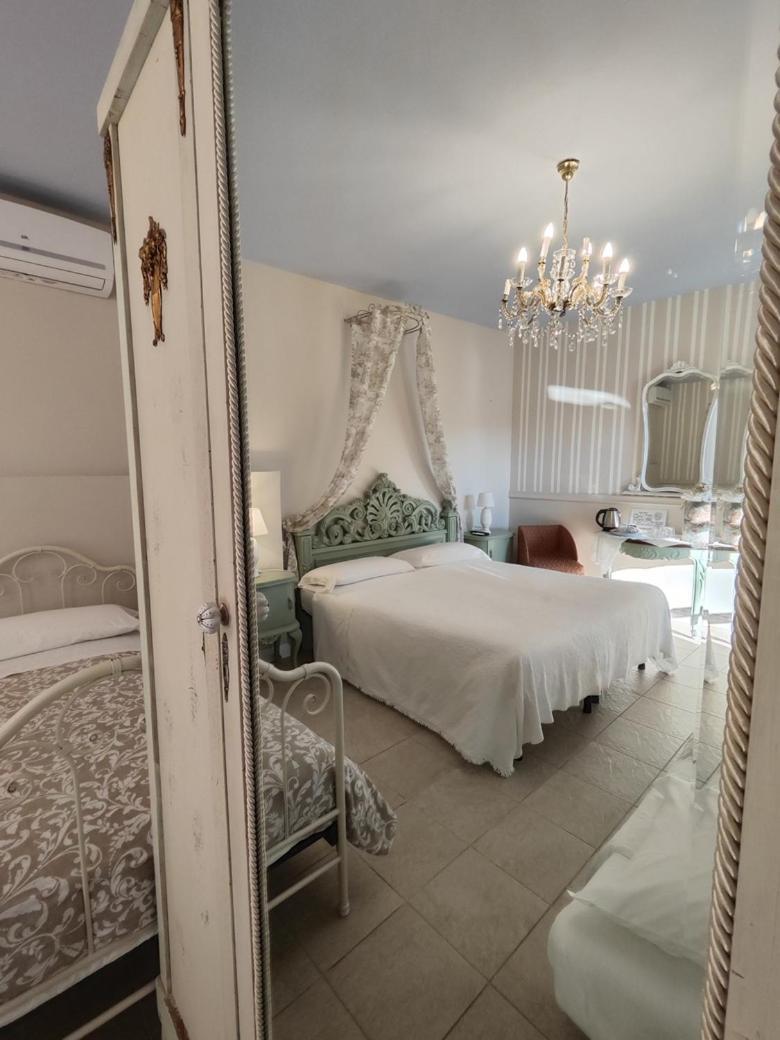 Bed and Breakfast Garda Relais Antica Romelia Монтикьяри Экстерьер фото